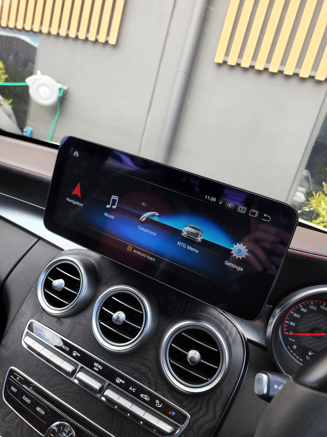 W205 C63 12.3 Inch Android Headunit | Apple Carplay & Android Auto